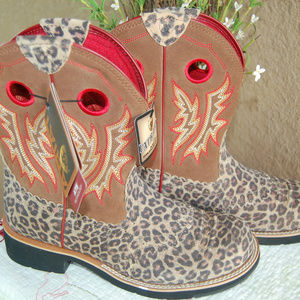 Ariat Shoes - Ariat Fatbaby Cowgirl Boots New Ariat Shoes - Ariat Fatbaby Cowgirl Boots New